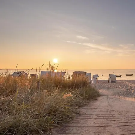 Strandoase Inklusive Terrasse Und Parkplatz - Sonnenseite *